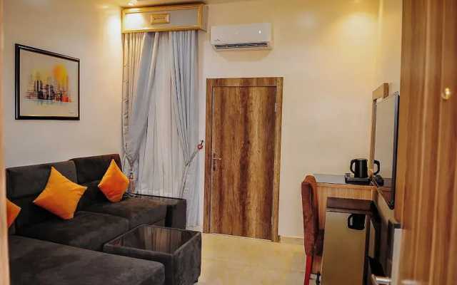 Kashvalley Hotel and Suites