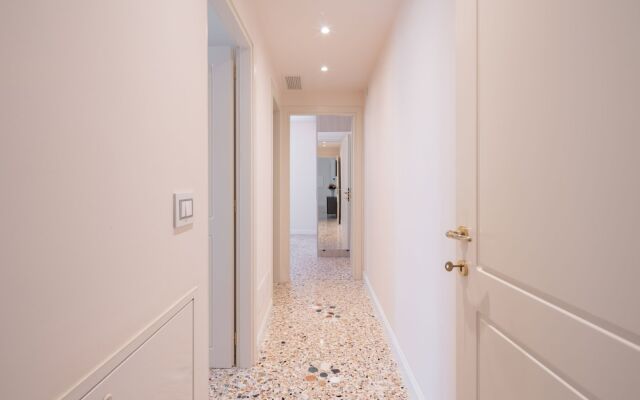 Ve.N.I.Ce Cera Remer Suite