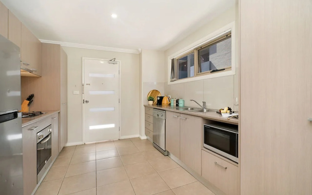 Newcastle Short Stay Apartments - Birmingham Garden Townhouses