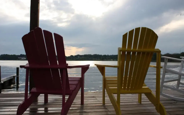 Lake Roy Beach Inn