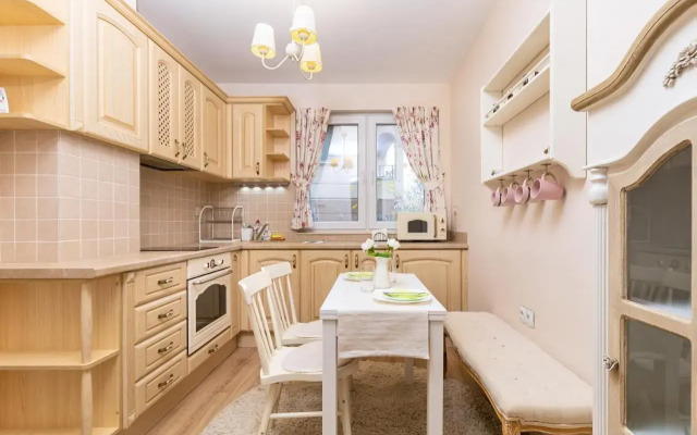 Bright & Cozy 1BD Flat with a Charming Terrace