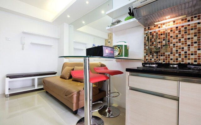 Spacious Bassura City Apartment with Pool View