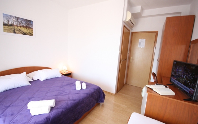 Room Nikola1 - free parking R7 Mlini, Riviera Dubrovnik