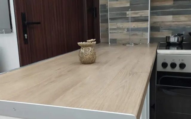 Anchors Aweigh 50m From The Sea