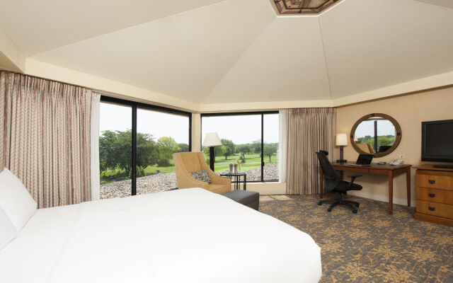 Hilton Chicago / Indian Lakes Resort