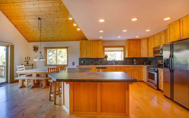 Pinnacle Vista by Tahoe Mountain Properties