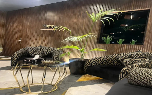 Dragon Hotel