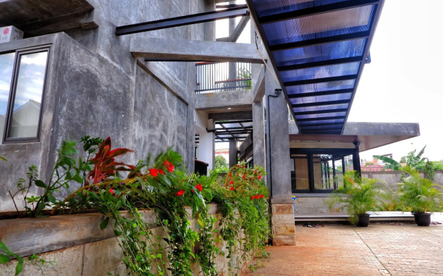 Guest House 555 NKI