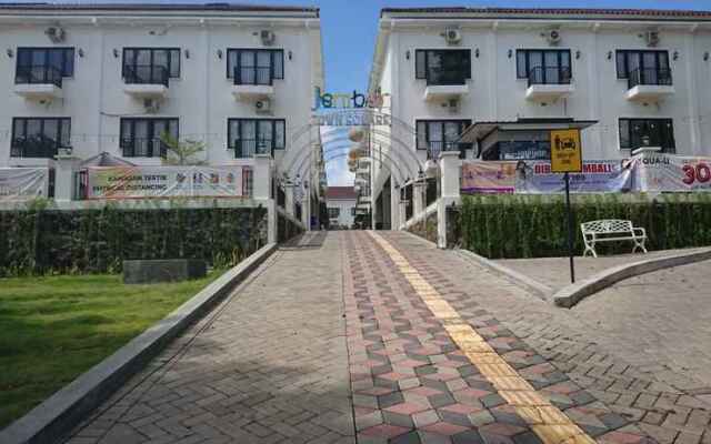 Jember Town Square Apartment by Calli Rooms