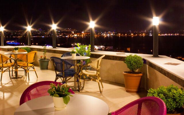 The Magnaura Palace Hotel