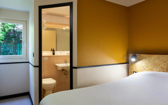 greet Hotel Villeneuve La Garenne