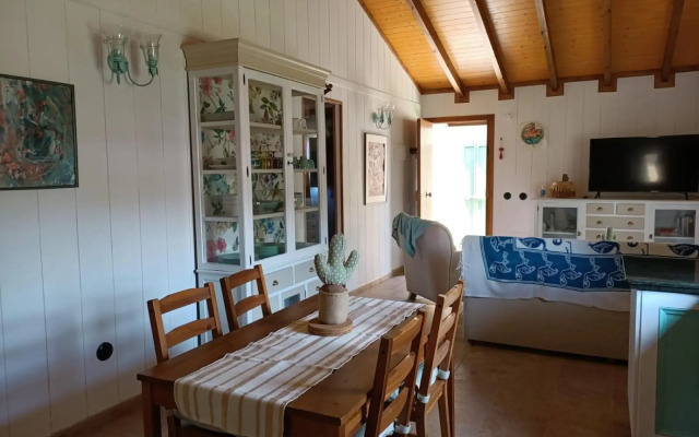 Villa Ada con jardin y piscina