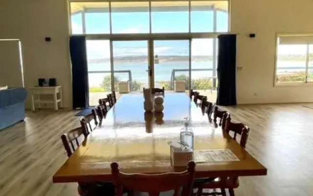 Emu Bay Lodge