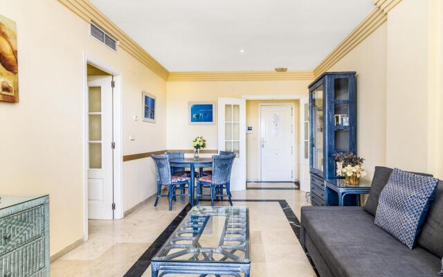 Pet Friendly apartment on the beach 306