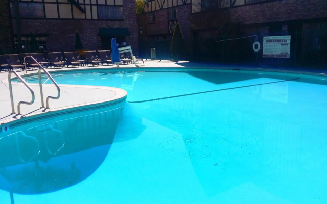 Anaheim Majestic Garden Hotel