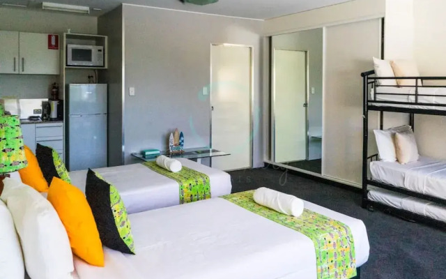 Zenhouse Retreat 5BR Homey Haven Pool Office