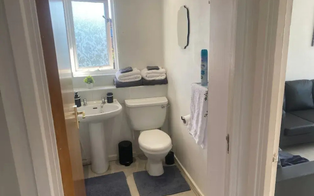 Beckton Docklands - 1 Bedroom - Sleeps 4 - Wifi