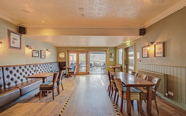 The Kinloch Arms Hotel