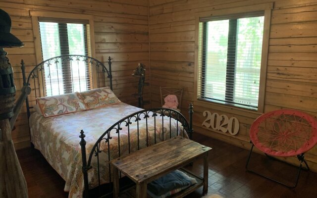 Alligator Alley Six Bedroom House