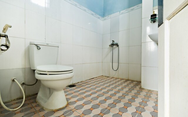 An An Hotel by OYO Rooms