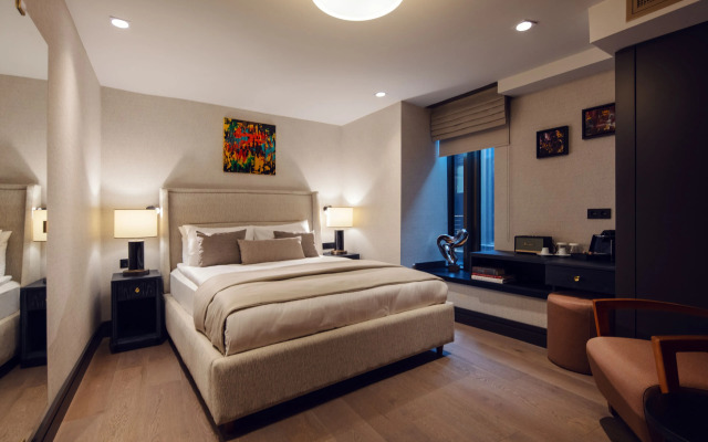 Zeno Suites Hotel