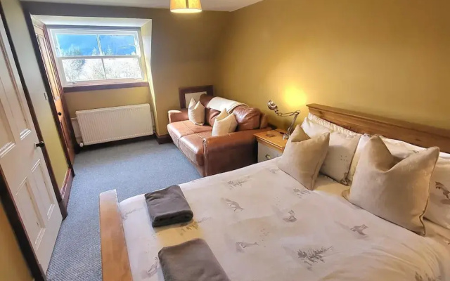 3 Bed House - Mountain Views, Firepit, Bbq