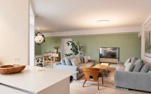Dinesen Collection Condo by Royal Theatre