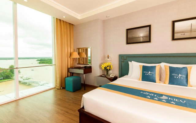 Ninh Kieu Riverside Hotel
