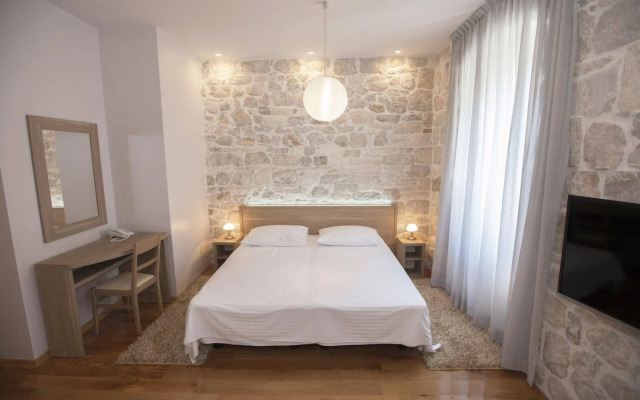 Tifani Luxury Rooms