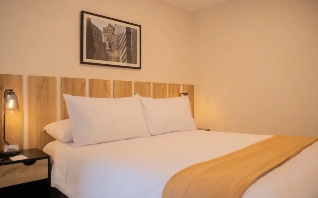 w Radiant 1BR w Private Balcony in Miraflores