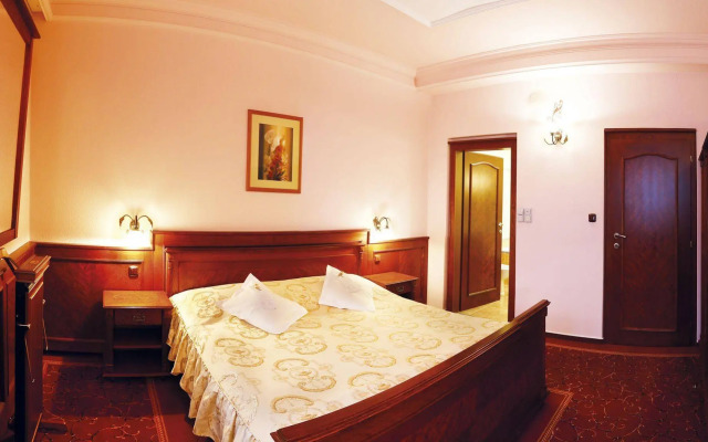 Agh Hotel