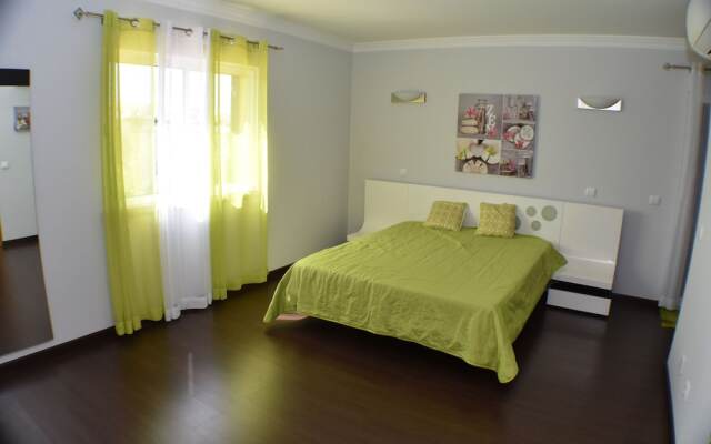 Villa Monique by Algarkasa