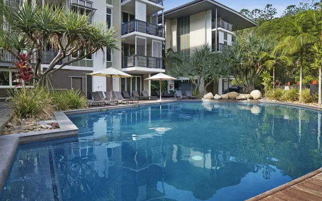 Footsteps to the Heart of Noosa and a View!