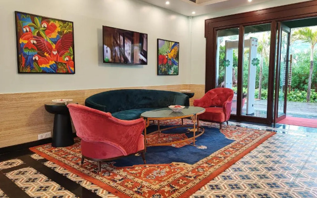 Mayfair On Sea, Morjim Beach