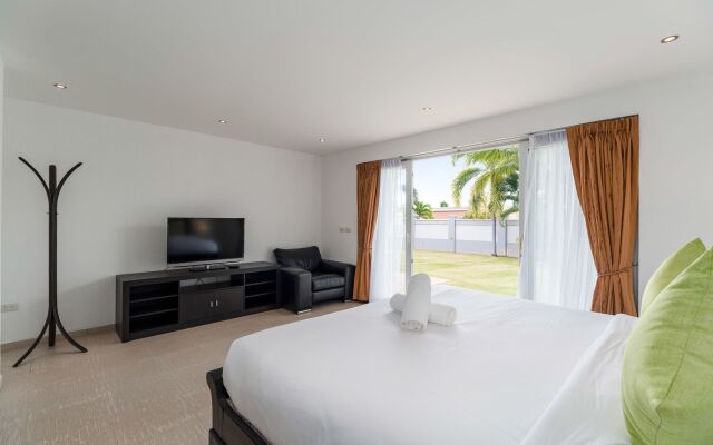 Sunset View Luxury Pool Villa