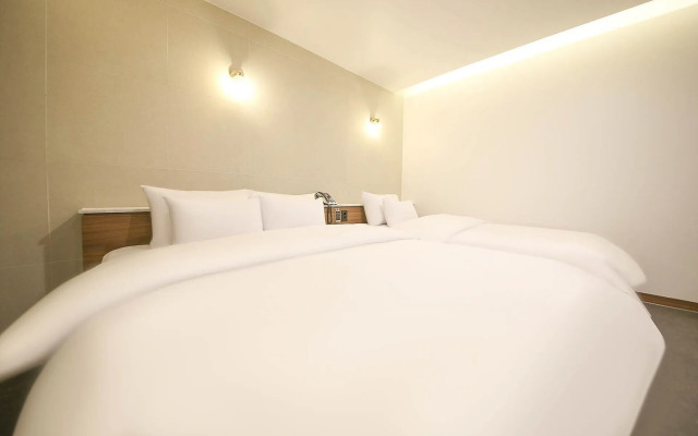Wall Hotel Cheonan Cheongsu