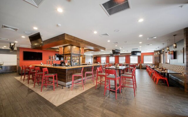 Holiday Inn & Suites Decatur-Forsyth by IHG