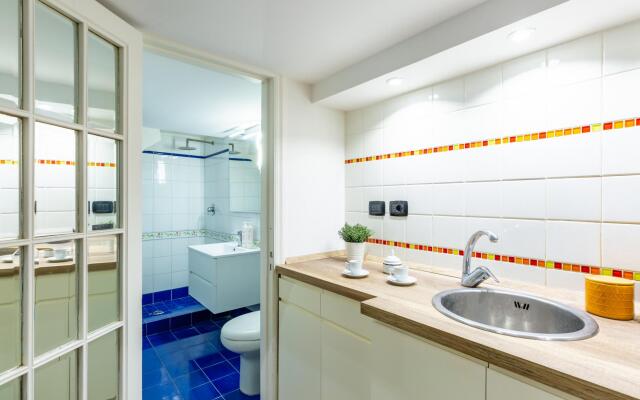 Mezzanine Studio in Mergellina by Wonderful Italy