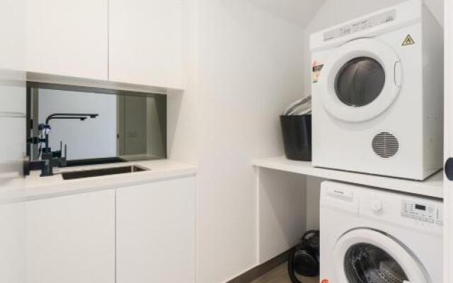 BOUTIQUE STAYS - Murrumbeena Place 2