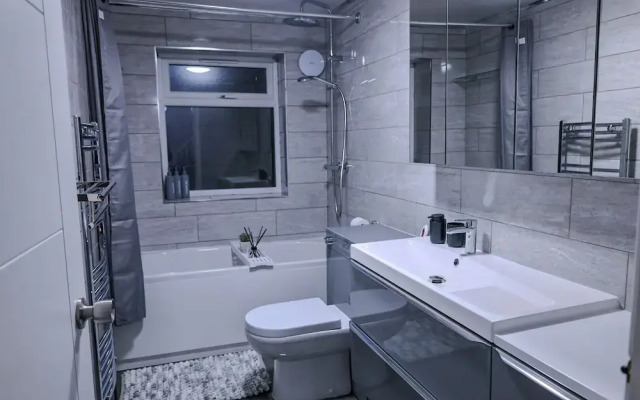 Sleeps17 Bliss 7-bedroom Luxury Escape Birmingham