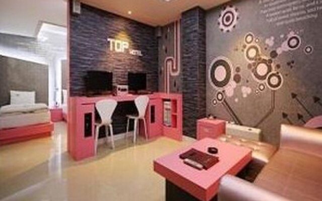 Top Motel