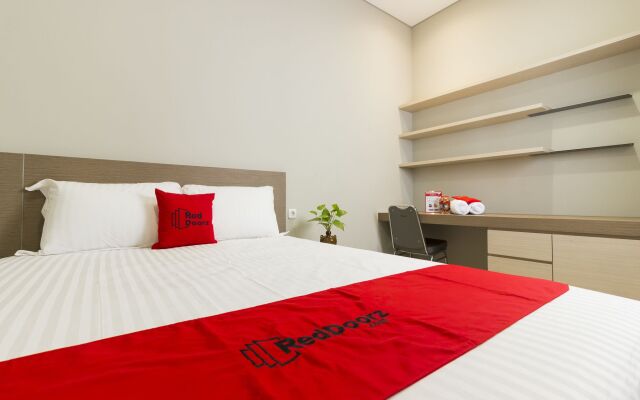 RedDoorz Plus @ Patal Senayan