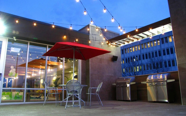 Home2 Suites by Hilton Cleveland Beachwood