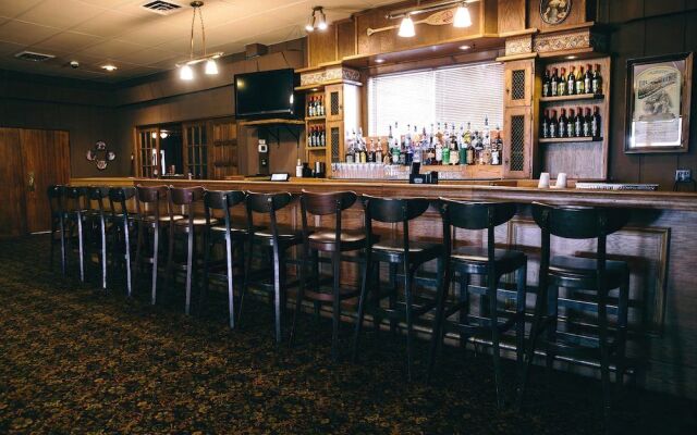 Fannies Supper Club and Motel