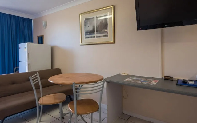 Cairns Holiday Lodge