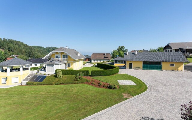 Holiday Home Near Lake
