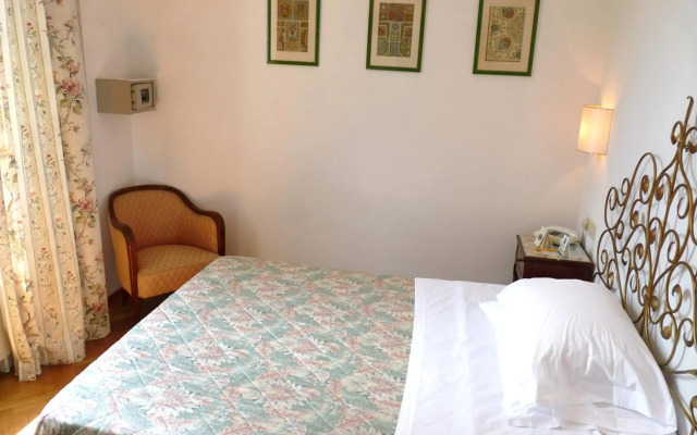 Classic Hotel