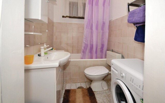 Stunning Home in Marina With Wifi and 2 Bedrooms