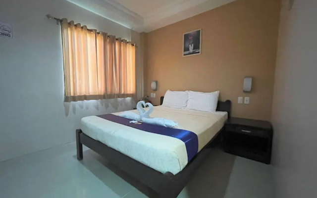 Argao Seabreeze Hotel powered by Cocotel