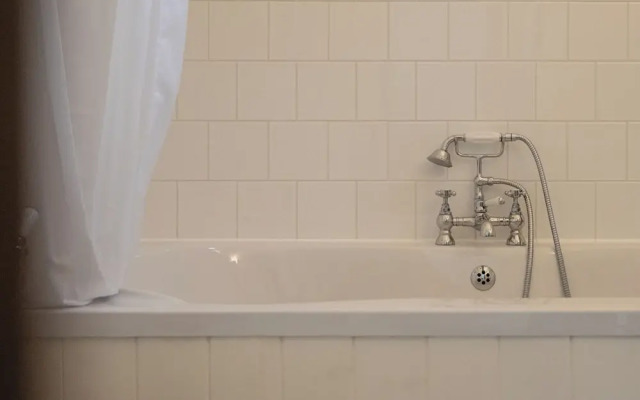 The Cider Barn - Gorgeous 2BD Near Bath